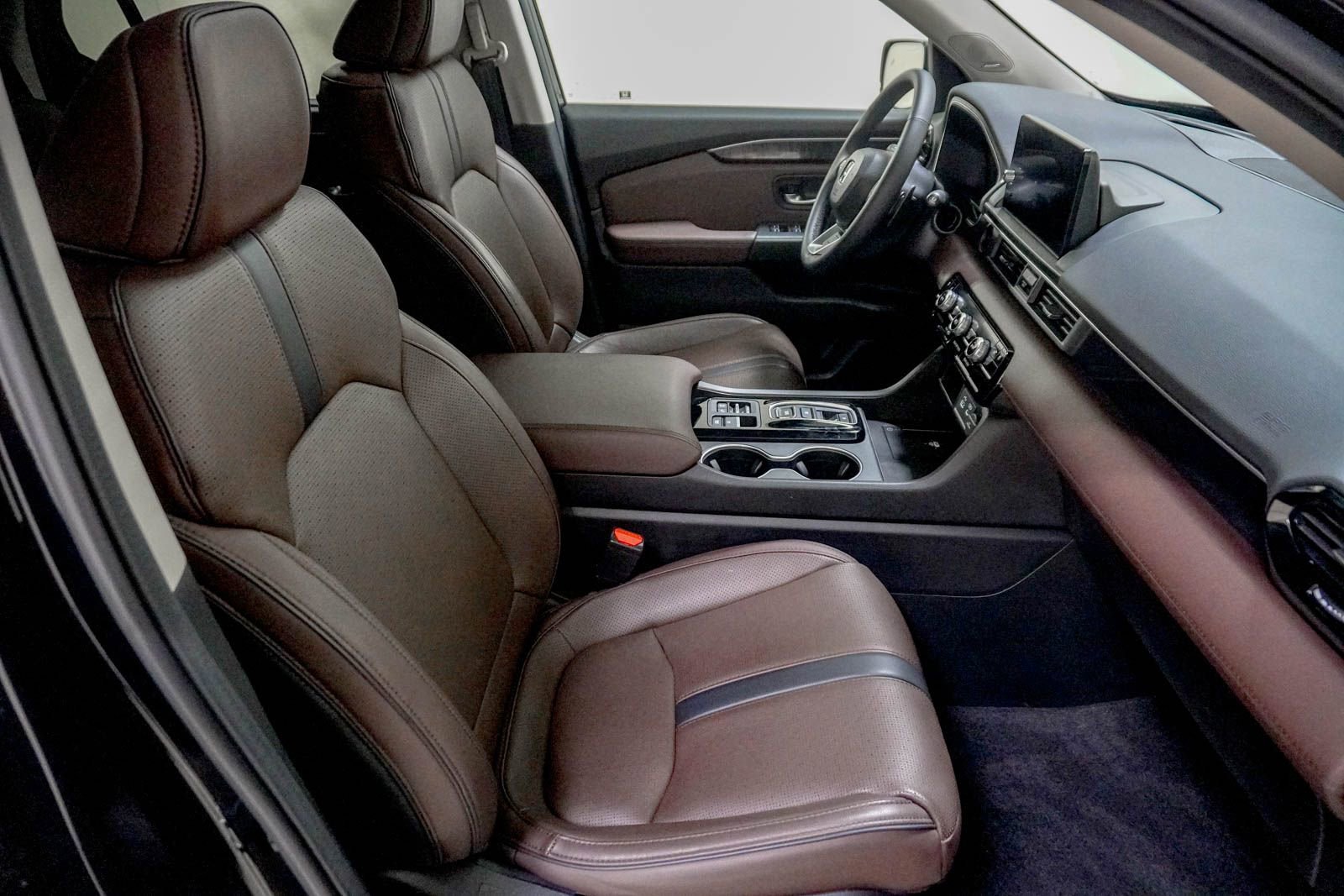 Certified 2025 Honda Pilot Elite image 33