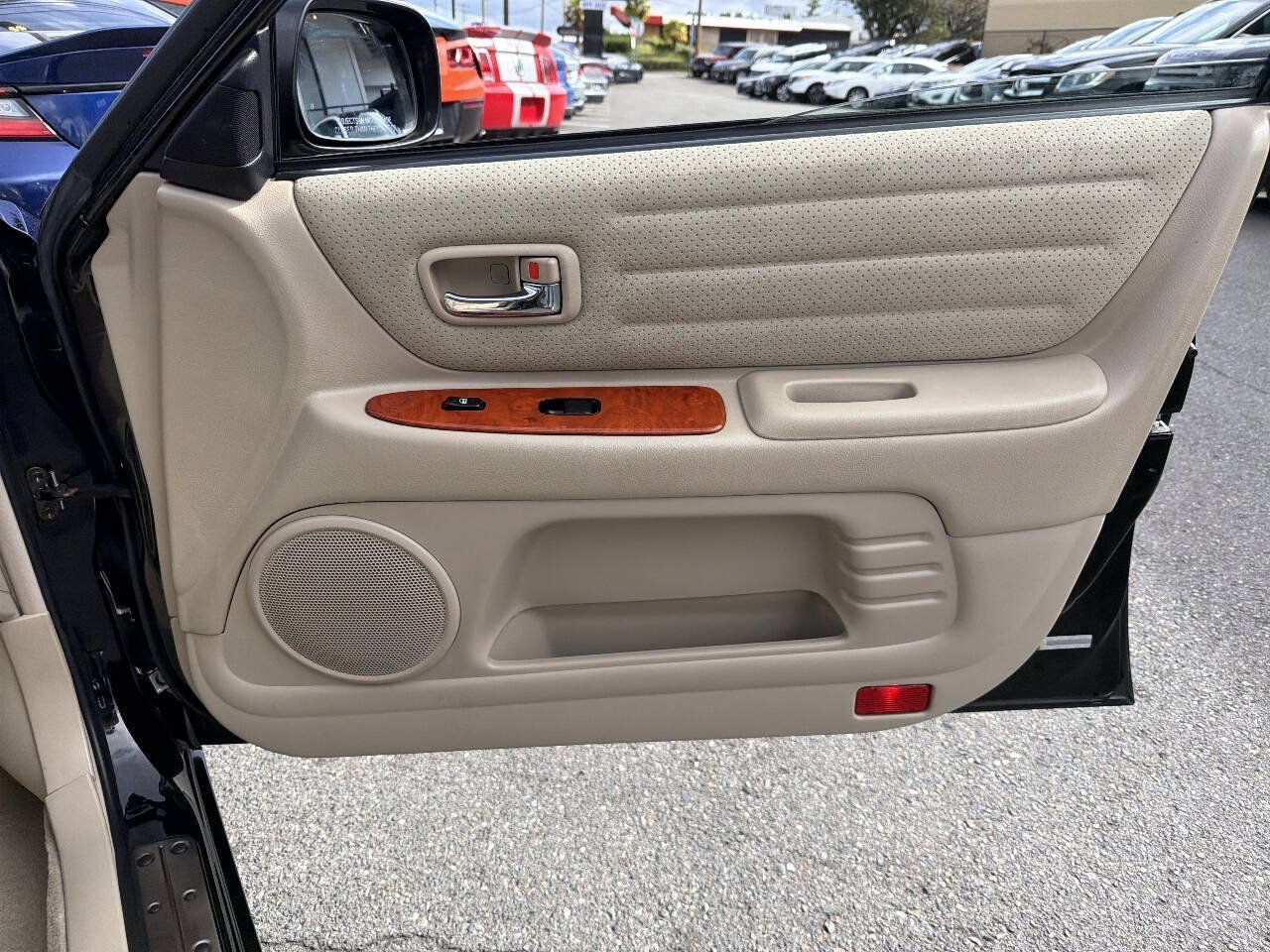 Used 2001 Lexus IS 300 RWD image 22