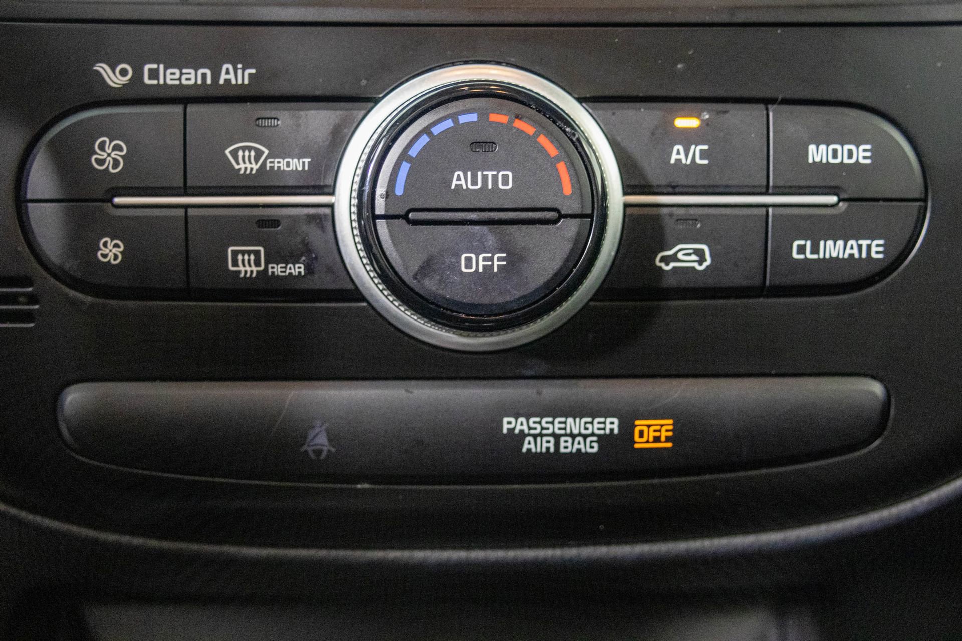 Used 2018 Kia Soul + FWD image 25