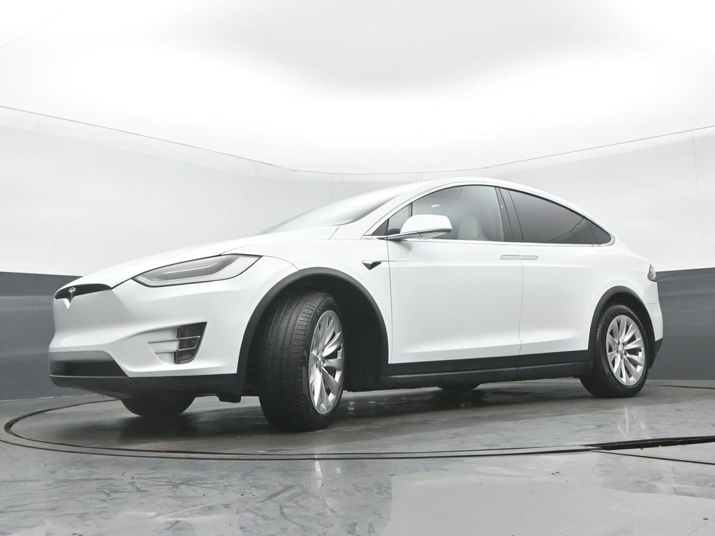 Used 2018 Tesla Model X 100D image 29