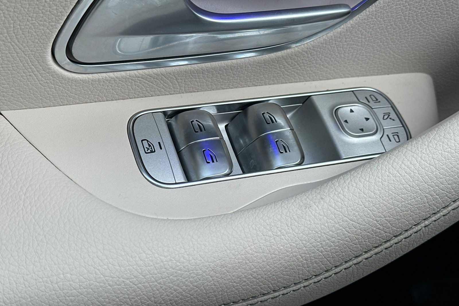 Certified 2025 Mercedes-Benz GLS 450 4MATIC image 12