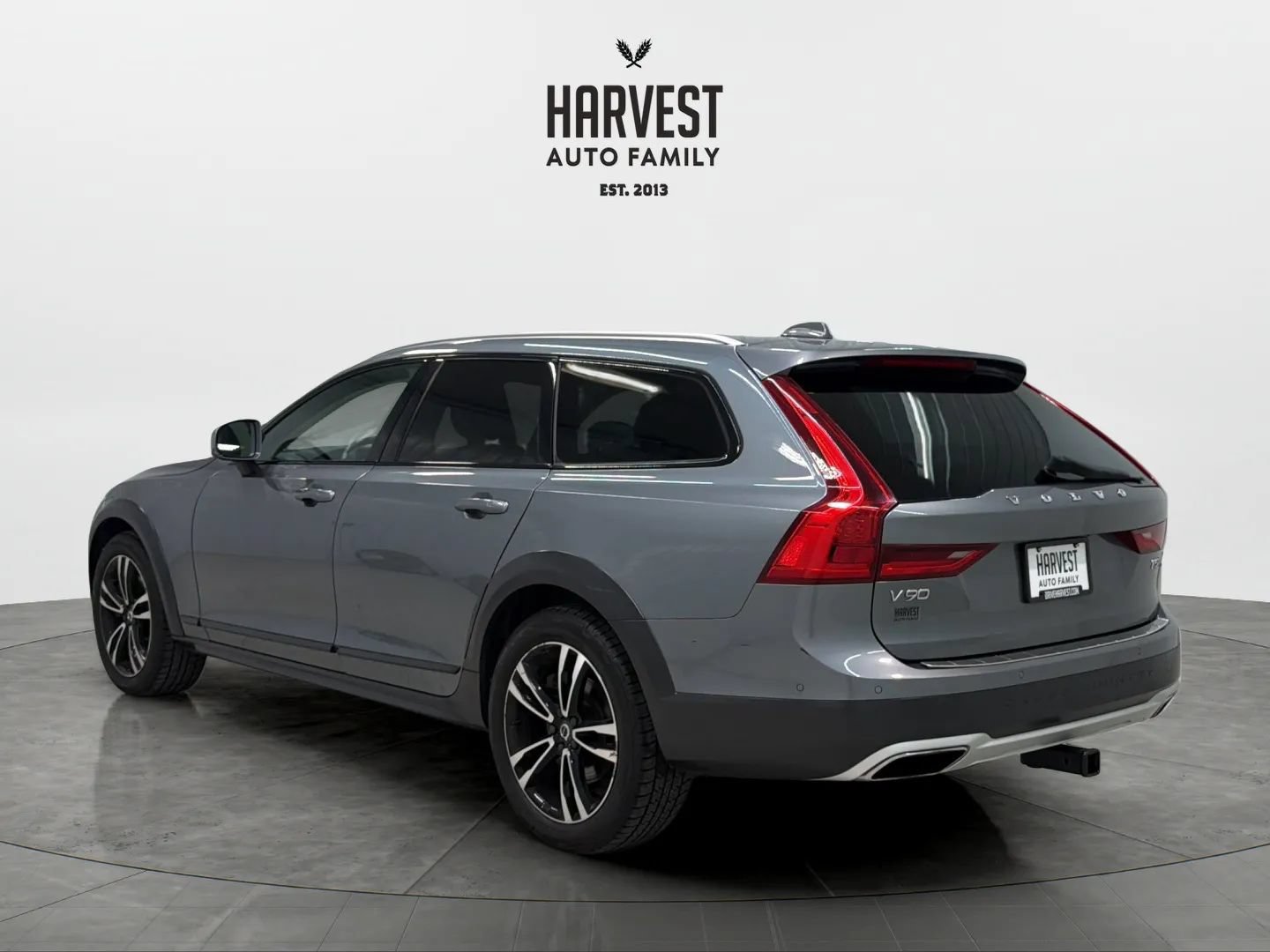 Used 2018 Volvo V90 T5 Cross Country w/ Convenience Package AWD/4WD image 4