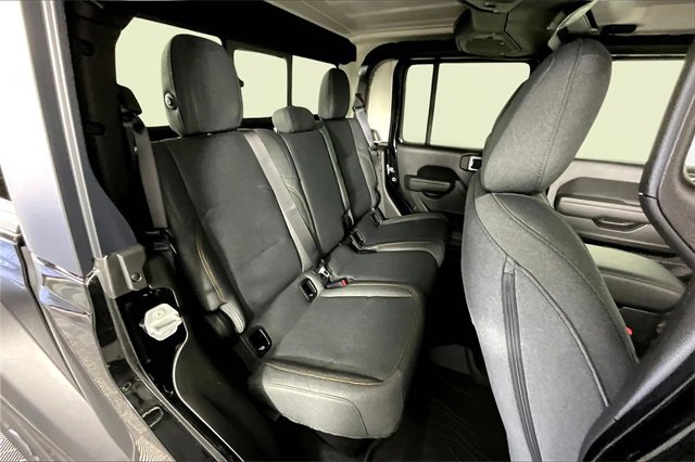 New 2025 Jeep Gladiator Sport image 11