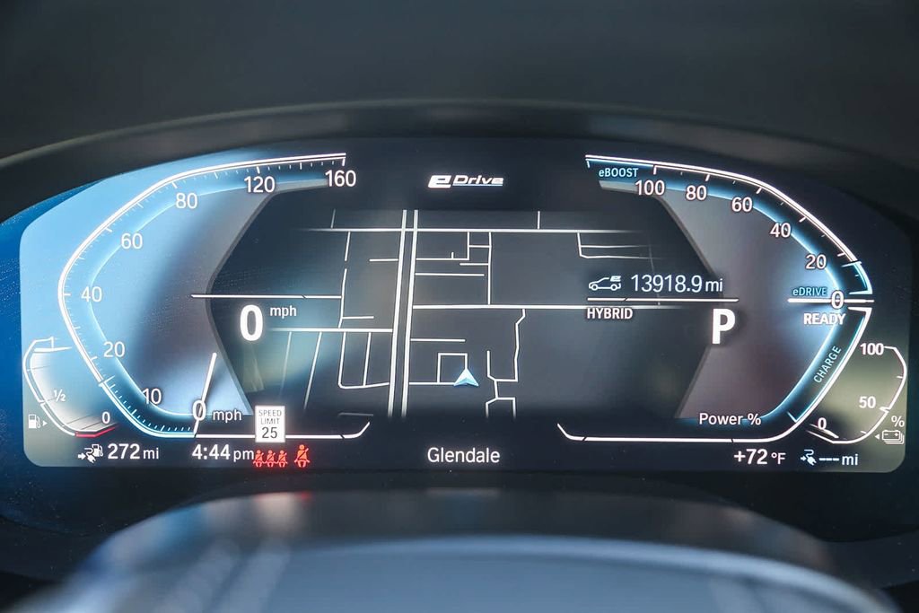 Certified 2023 BMW 530e w/ Convenience Package image 20