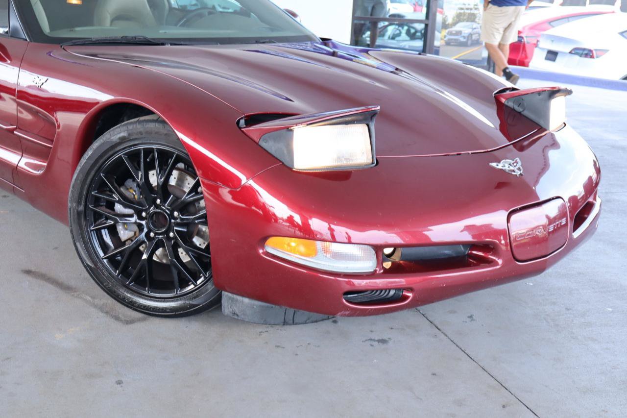 Used 2003 Chevrolet Corvette Coupe w/ Preferred Equipment Group RWD image 2