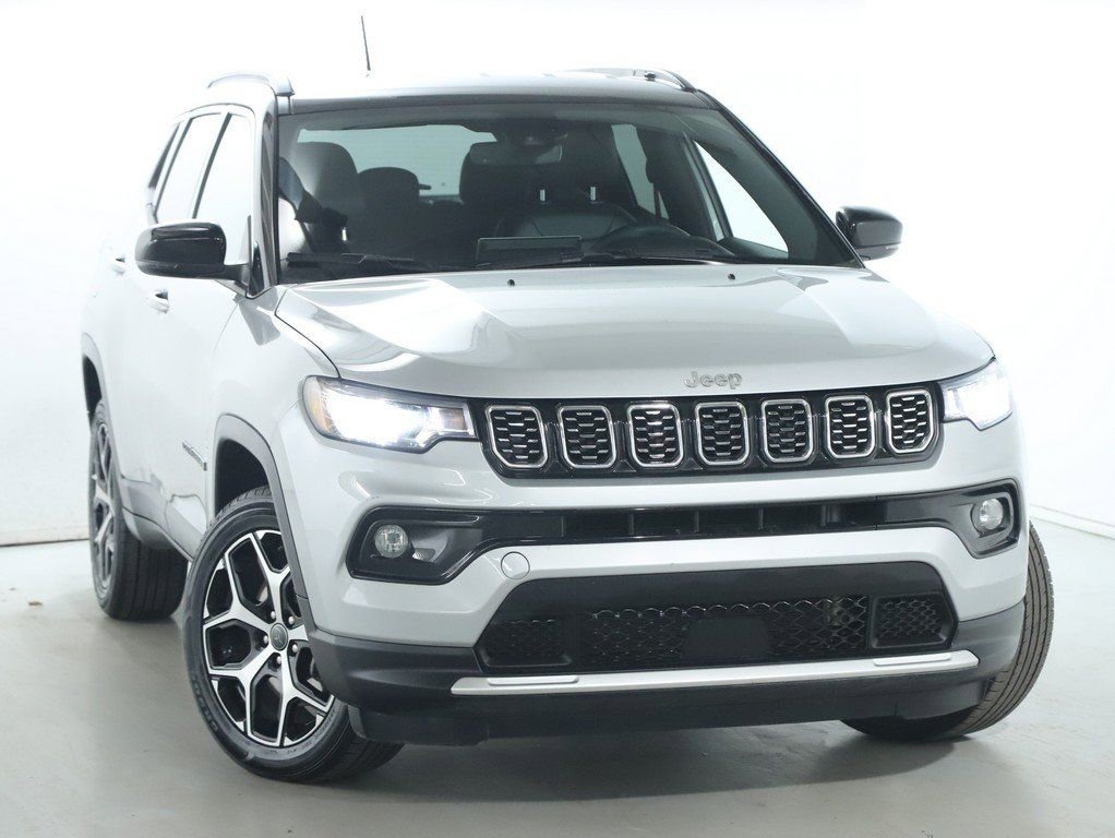 Used 2025 Jeep Compass Limited AWD/4WD image 2