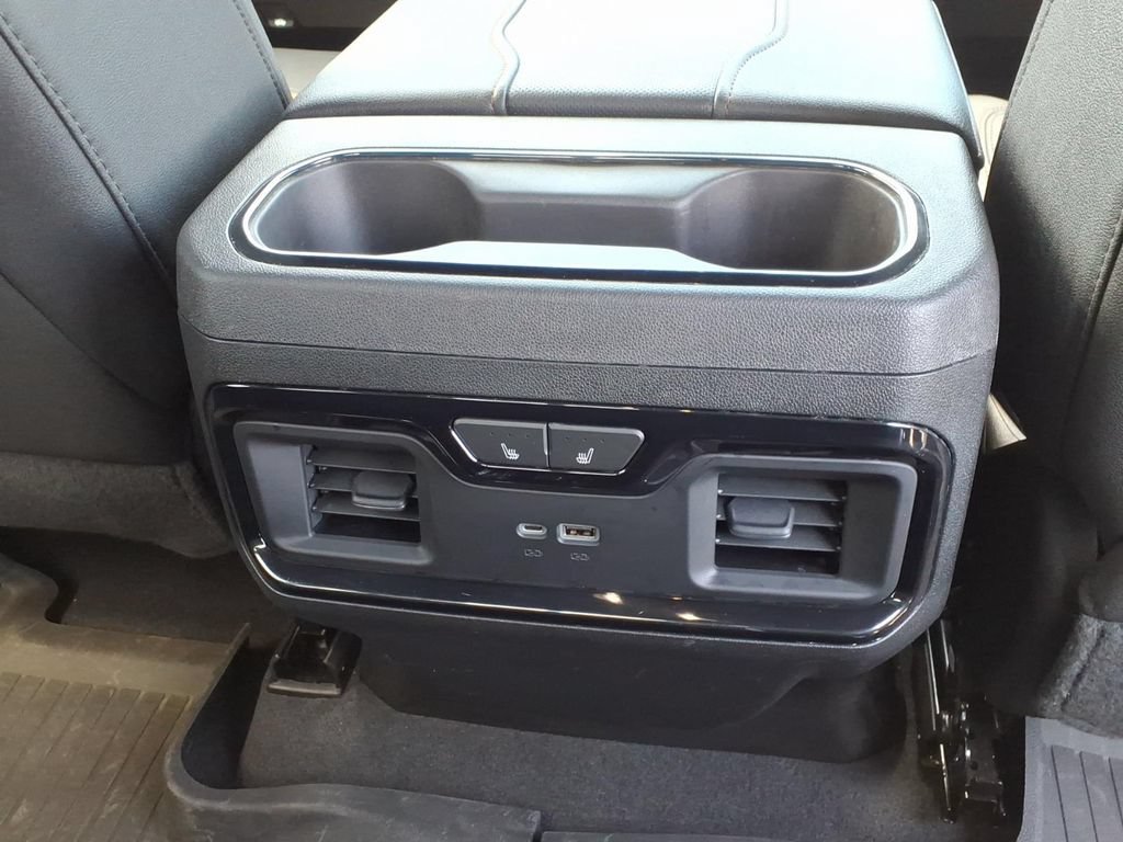 Used 2023 GMC Sierra 1500 AT4 w/ Technology Package AWD/4WD image 17