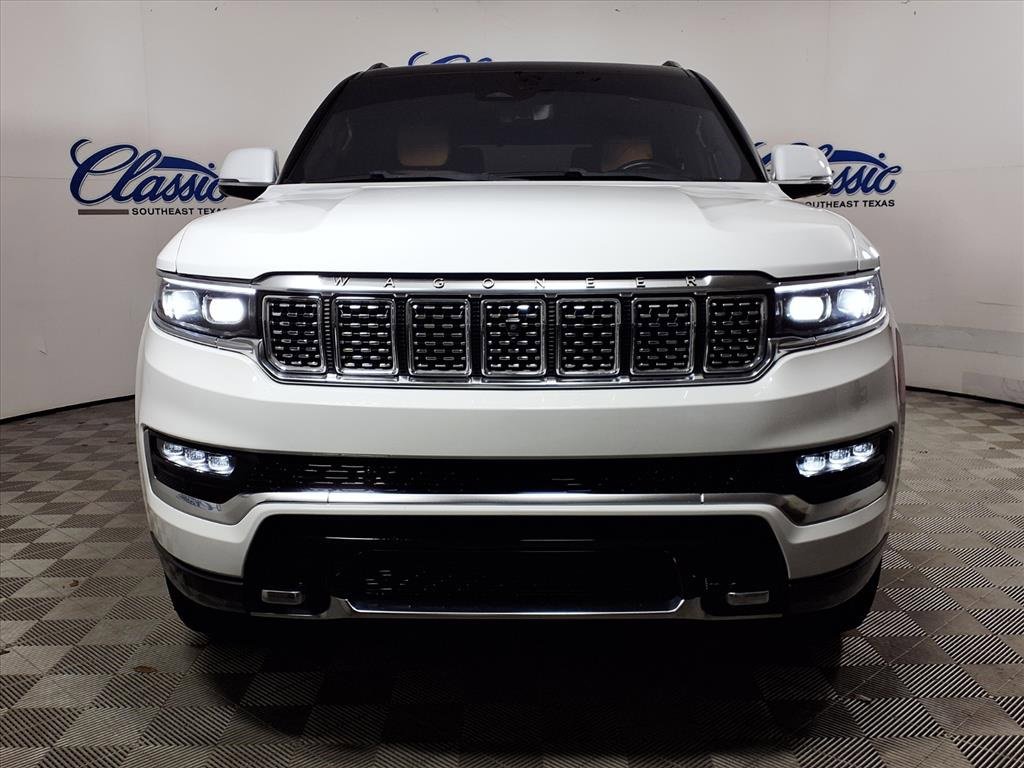 Used 2022 Jeep Grand Wagoneer Series III w/ Rear Seat Video Group 1 image 3