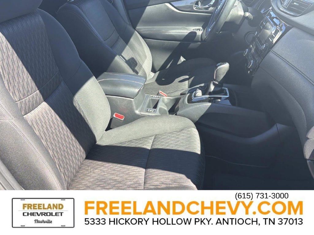 Used 2017 Nissan Rogue SV FWD image 23