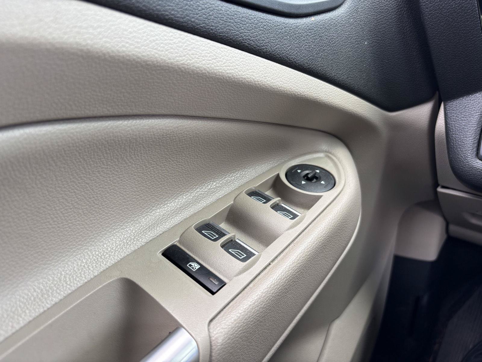 Used 2019 Ford Escape Titanium AWD/4WD image 24