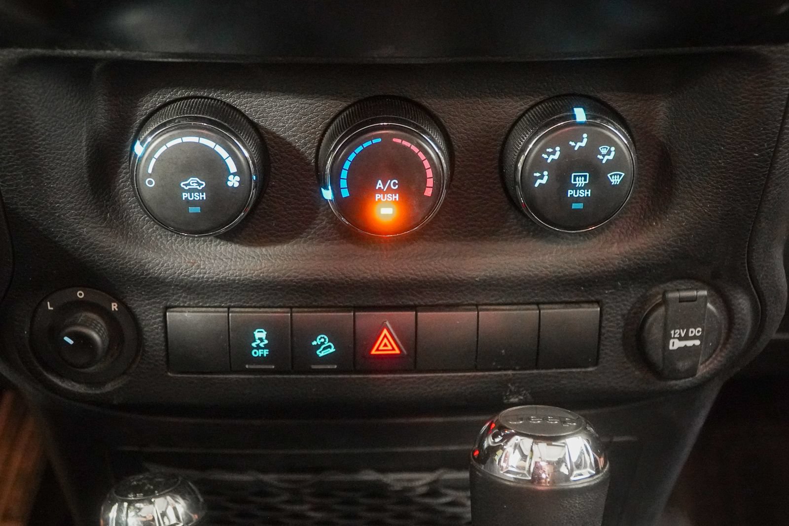 Used 2014 Jeep Wrangler Unlimited Sport w/ Quick Order Package 24S AWD/4WD image 26