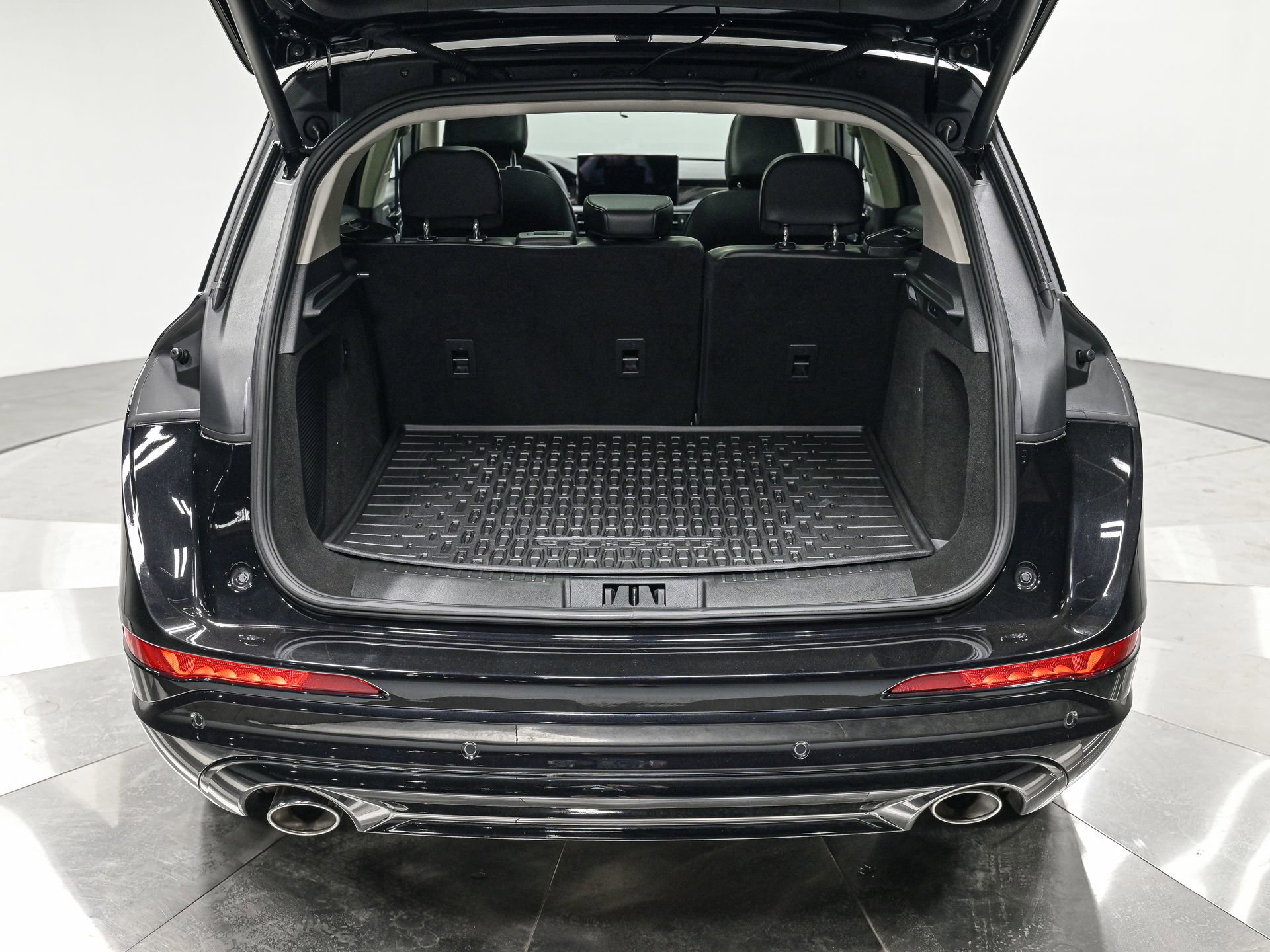 Used 2025 Lincoln Corsair Grand Touring w/ Equipment Group 301A image 6