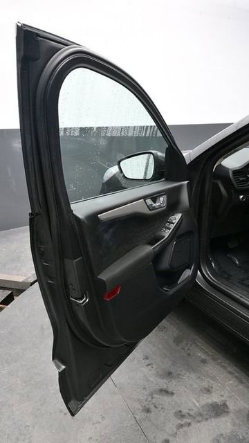 Used 2020 Ford Escape SE image 17