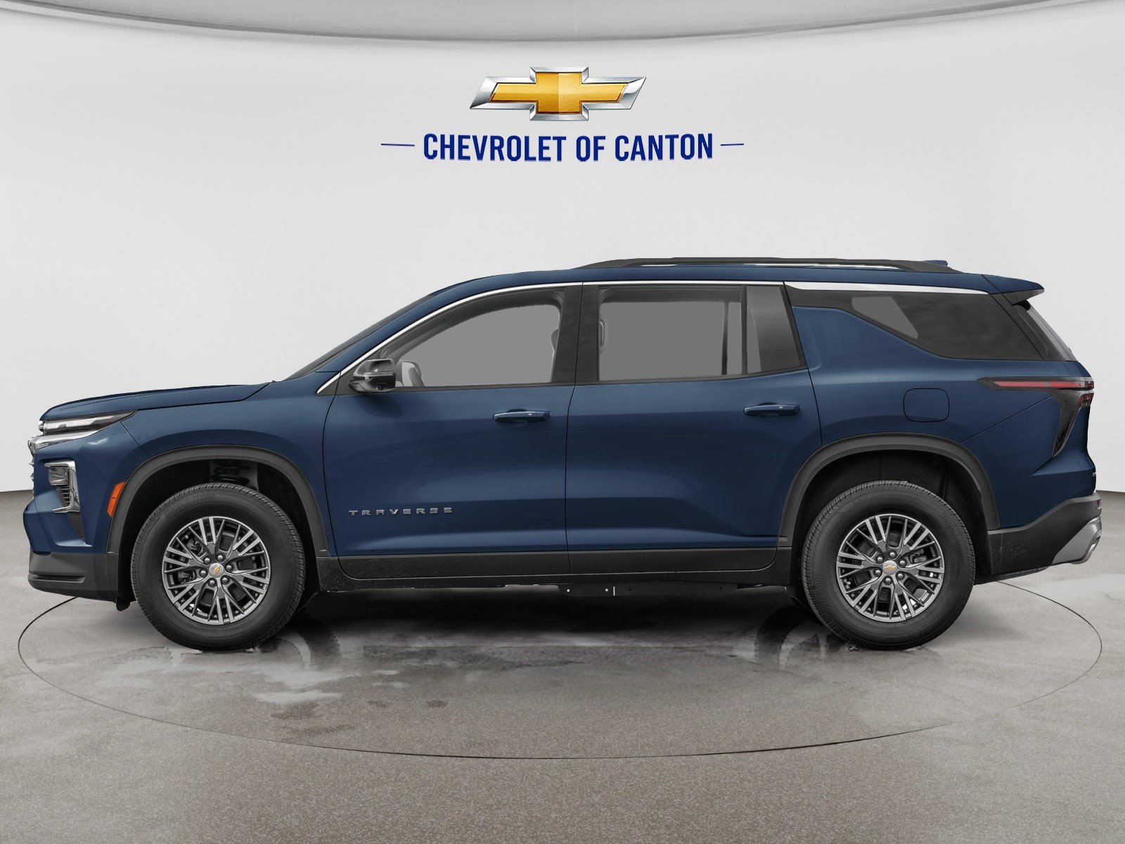 Used 2026 Chevrolet Traverse LT FWD image 3