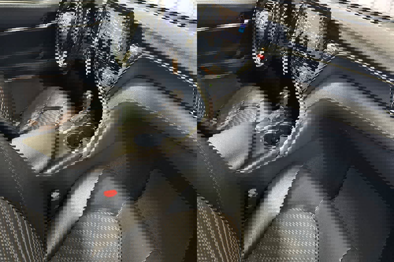 Used 2021 Toyota Camry SE image 17