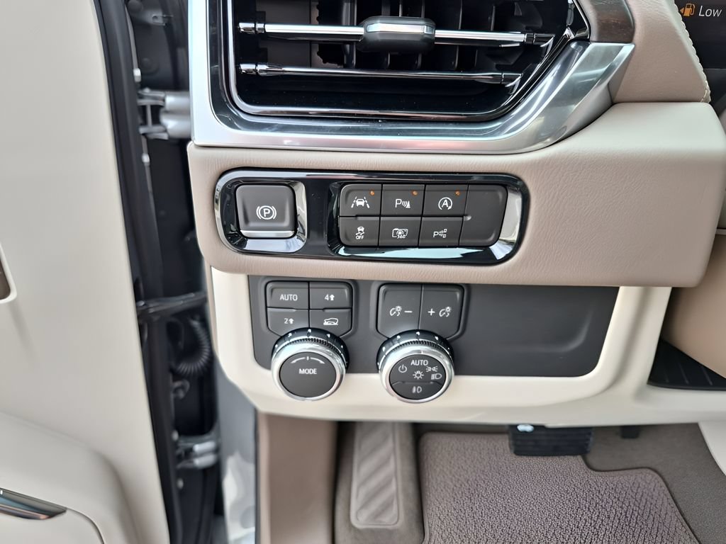 New 2026 GMC Yukon XL Denali w/ Sun & Power Step Package AWD/4WD image 38