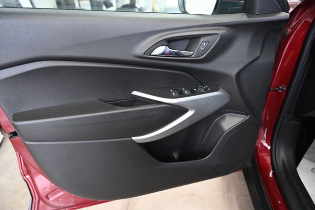 Used 2025 Chevrolet Trax LS w/ LS Convenience Package image 25