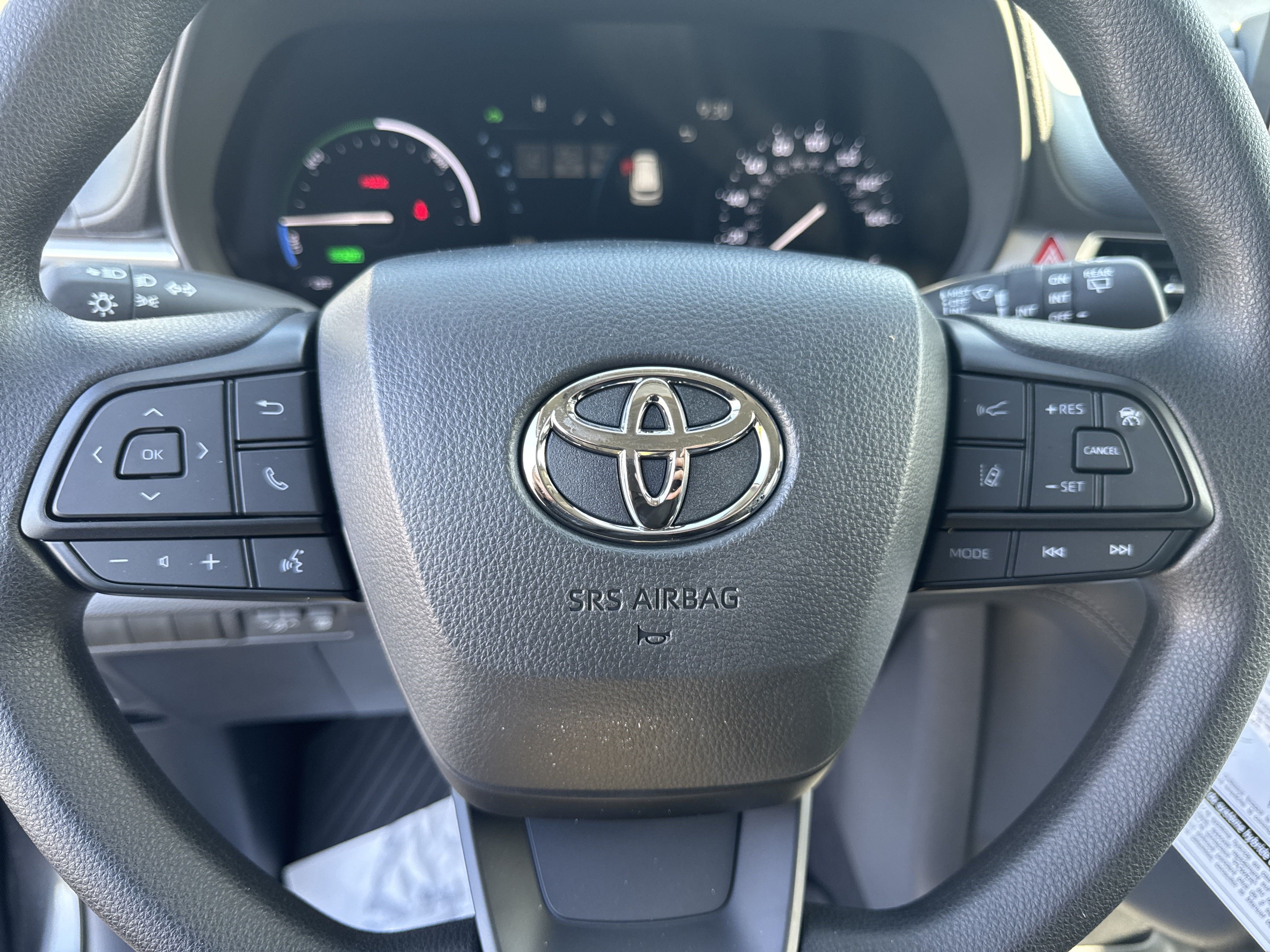 New 2025 Toyota Sienna LE FWD image 17