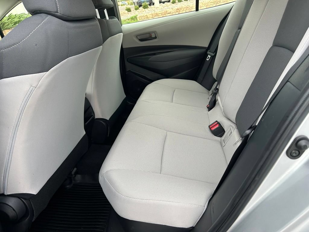 Used 2022 Toyota Corolla LE FWD image 25