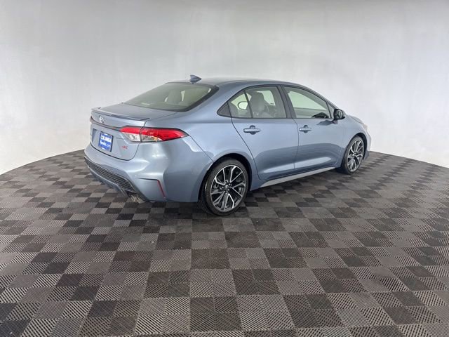 Used 2022 Toyota Corolla SE w/ SE Premium Package image 6