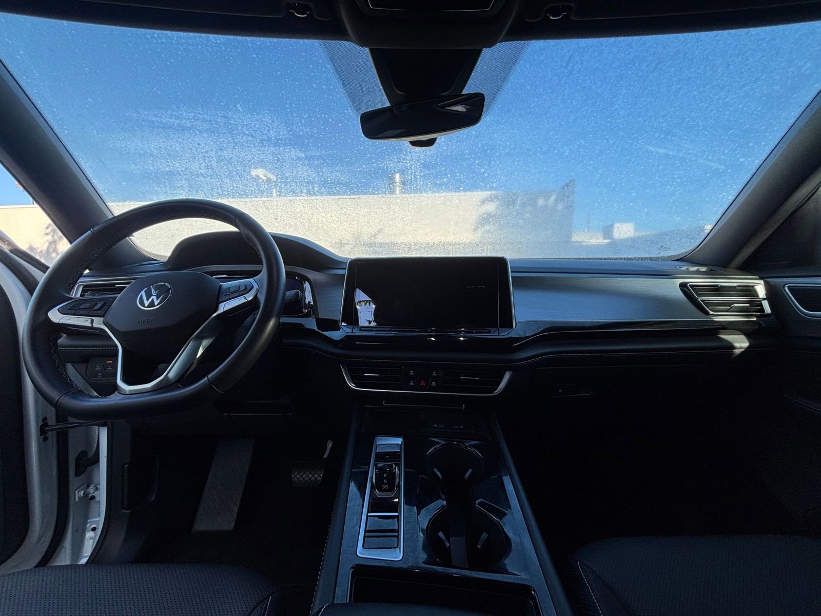 Used 2025 Volkswagen Atlas Cross Sport SE image 33