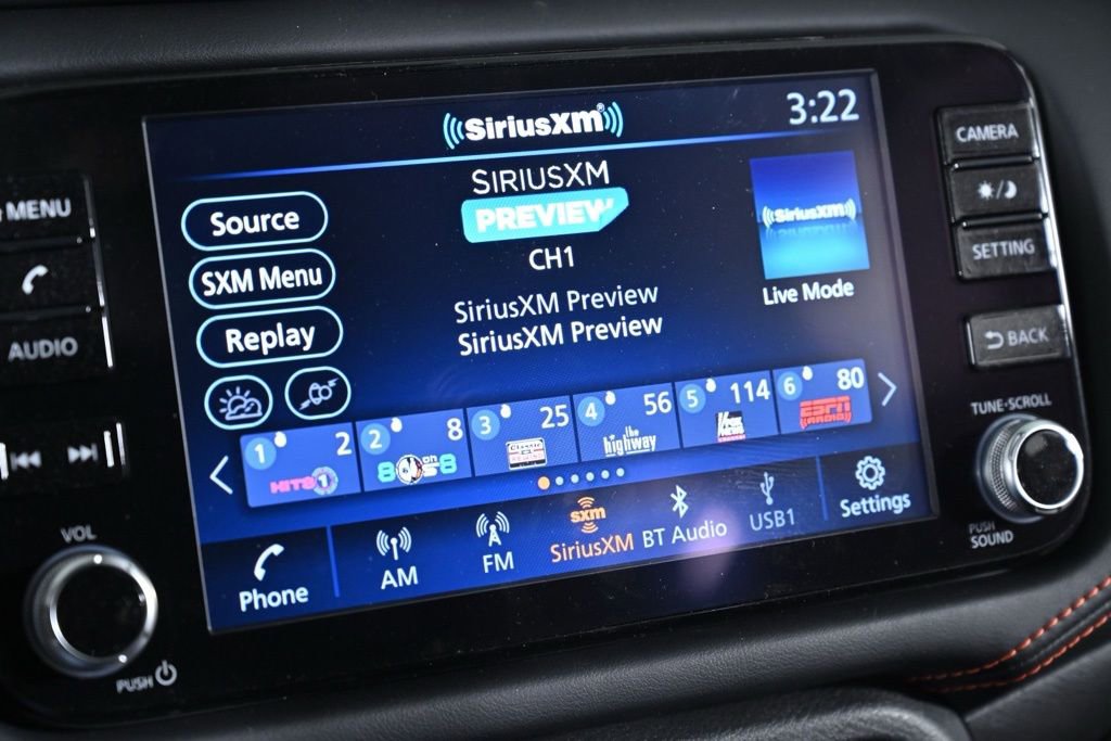 New 2025 Nissan Versa SR w/ Trunk Package FWD image 12