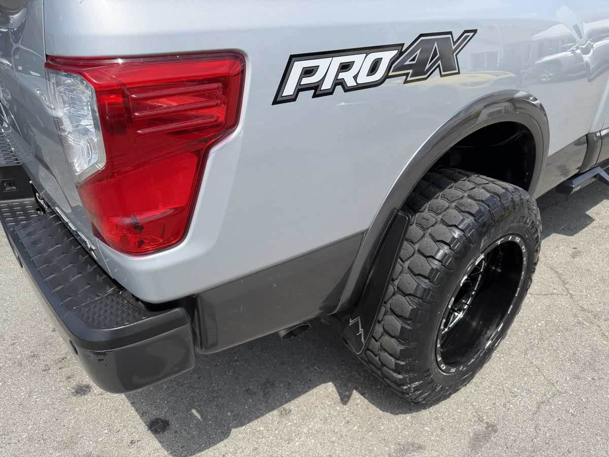 Used 2016 Nissan Titan PRO-4X AWD/4WD image 7