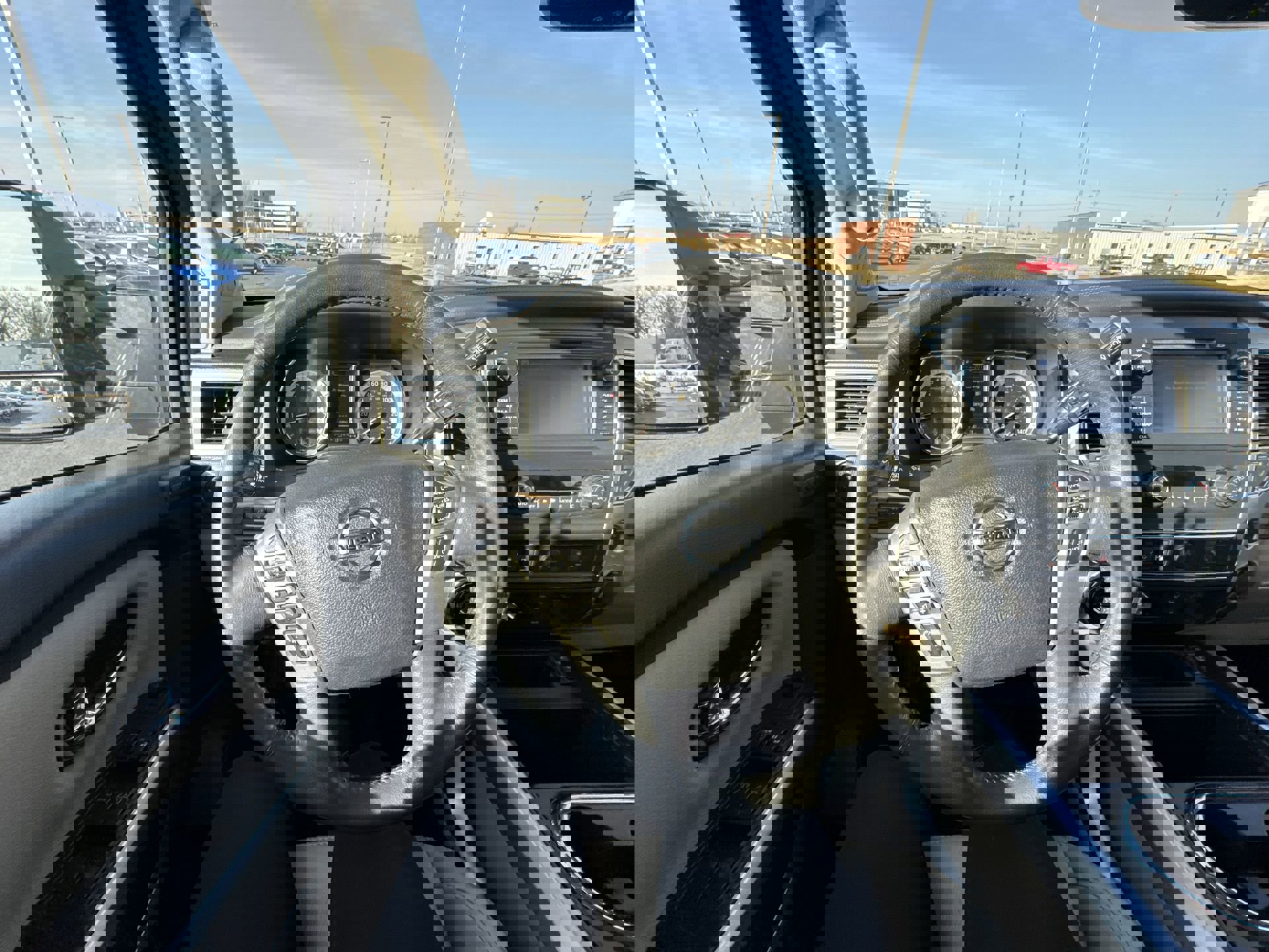 Used 2018 Nissan Titan SL w/ Chrome Package image 14