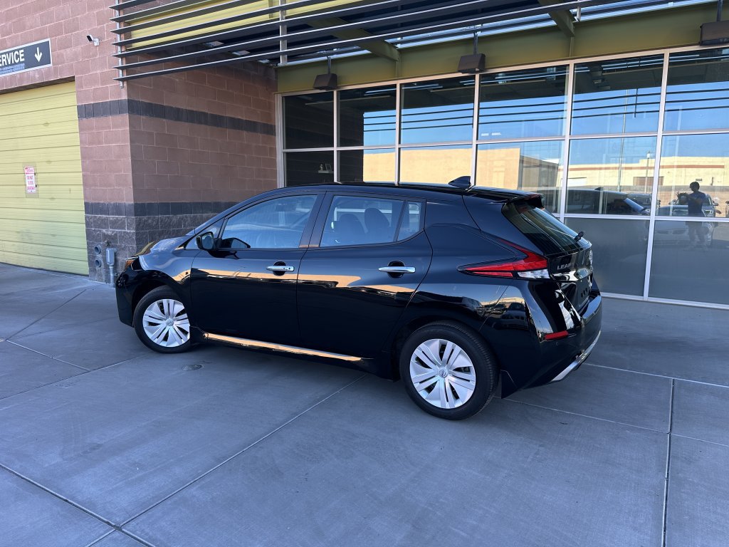 Used 2025 Nissan Leaf S FWD image 4