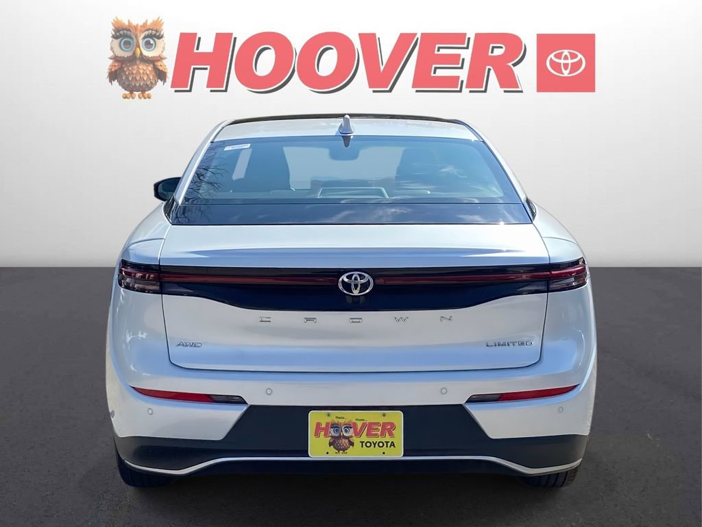 Used 2023 Toyota Crown Limited image 3