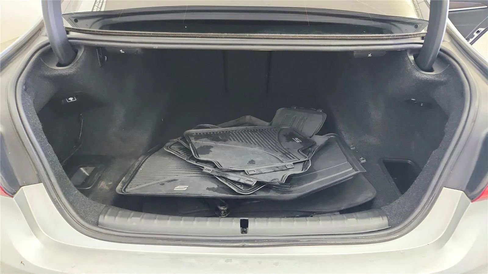 Used 2017 BMW 530i xDrive image 19