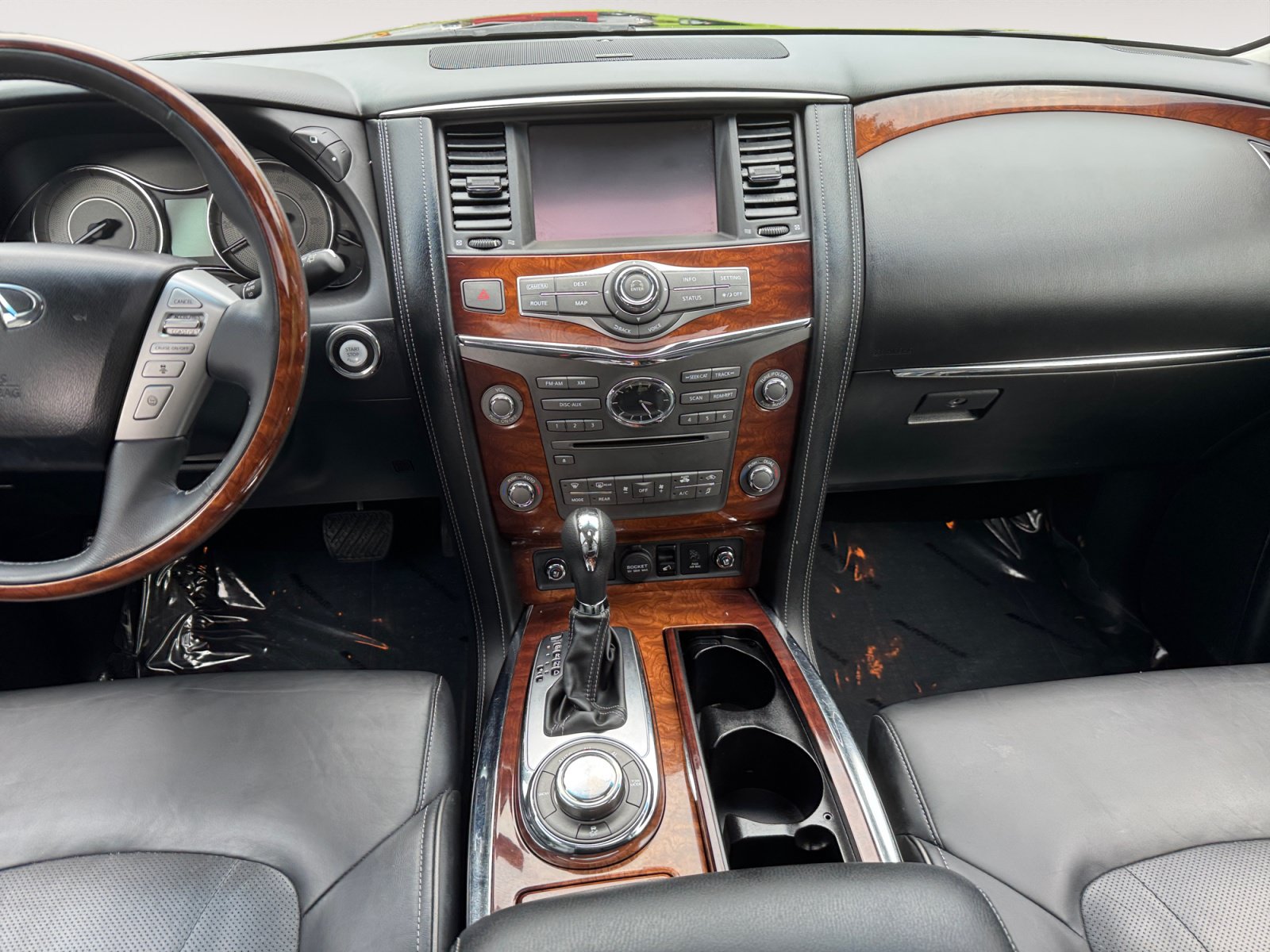 Used 2016 INFINITI QX80 4WD w/ Deluxe Technology Package image 11