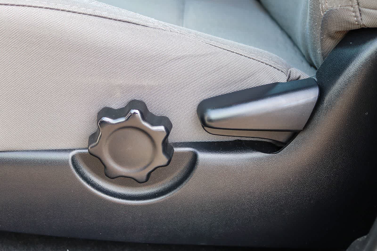 Used 2018 Toyota Tacoma SR5 AWD/4WD image 21