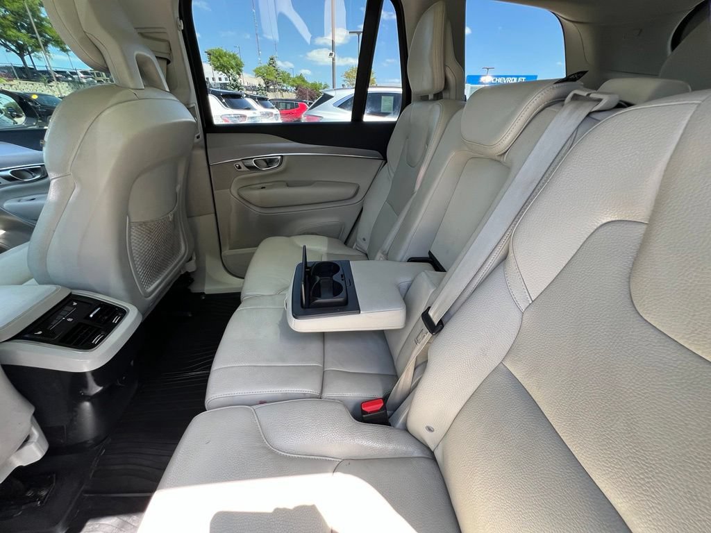 Used 2022 Volvo XC90 T5 Momentum w/ Advanced Package AWD/4WD image 27
