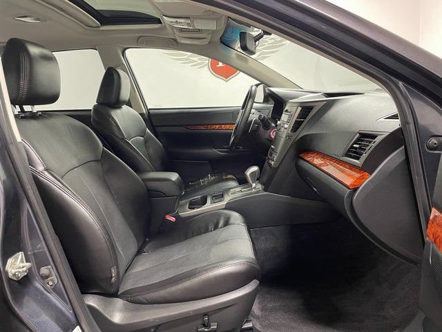 Used 2010 Subaru Outback 2.5i Limited AWD/4WD image 23