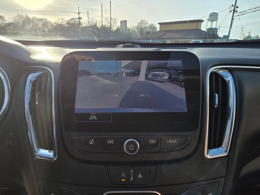 Used 2024 Chevrolet Malibu LT image 18