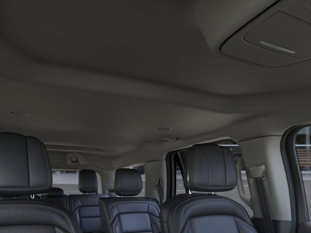 New 2026 Lincoln Navigator Premiere AWD/4WD image 22