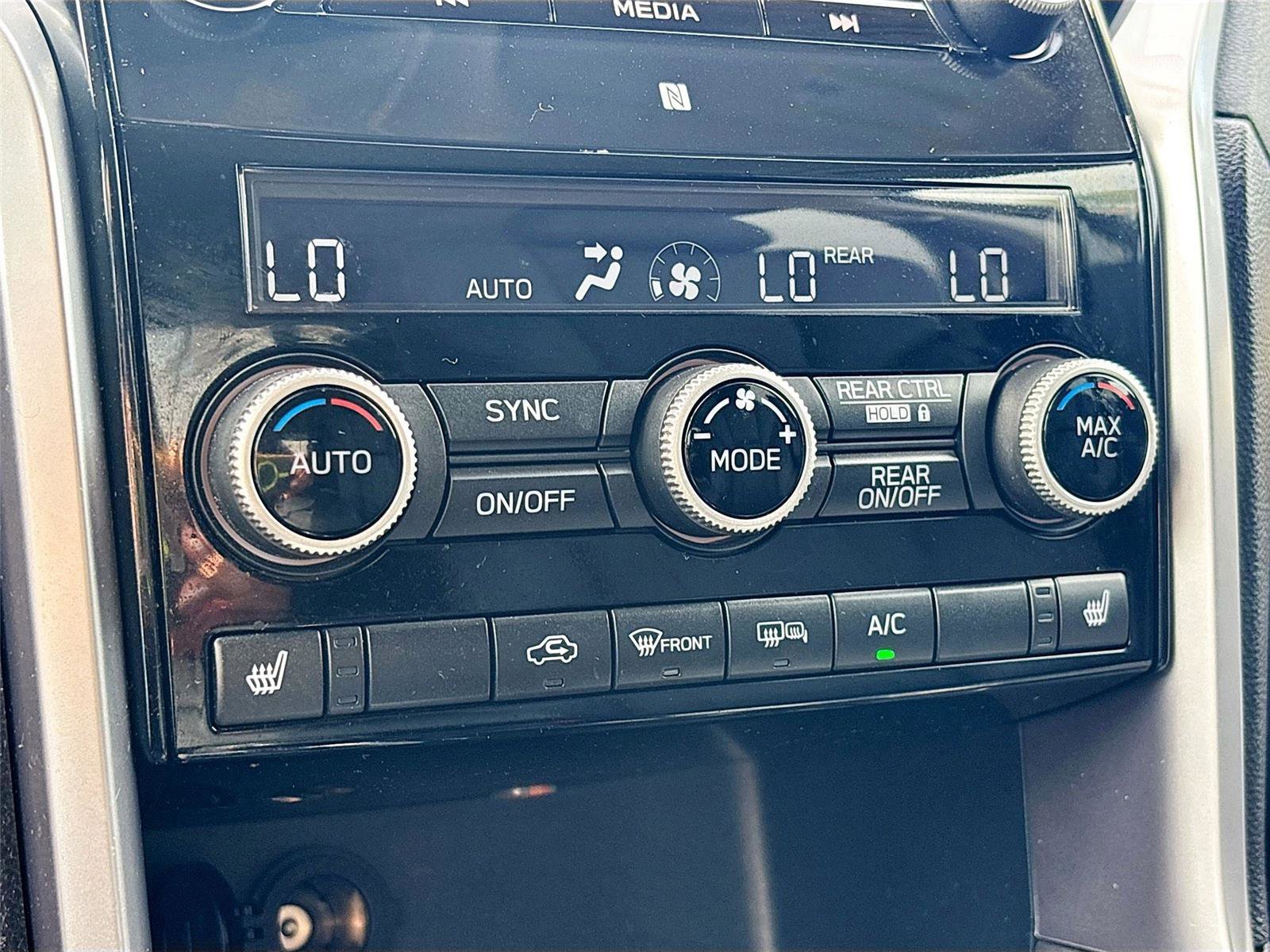 Used 2022 Subaru Ascent Limited image 16