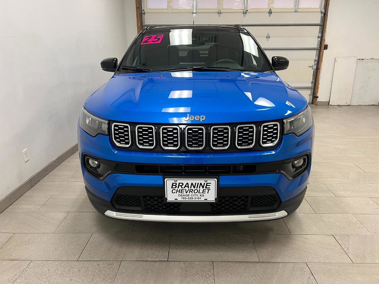 Used 2025 Jeep Compass Limited AWD/4WD image 6