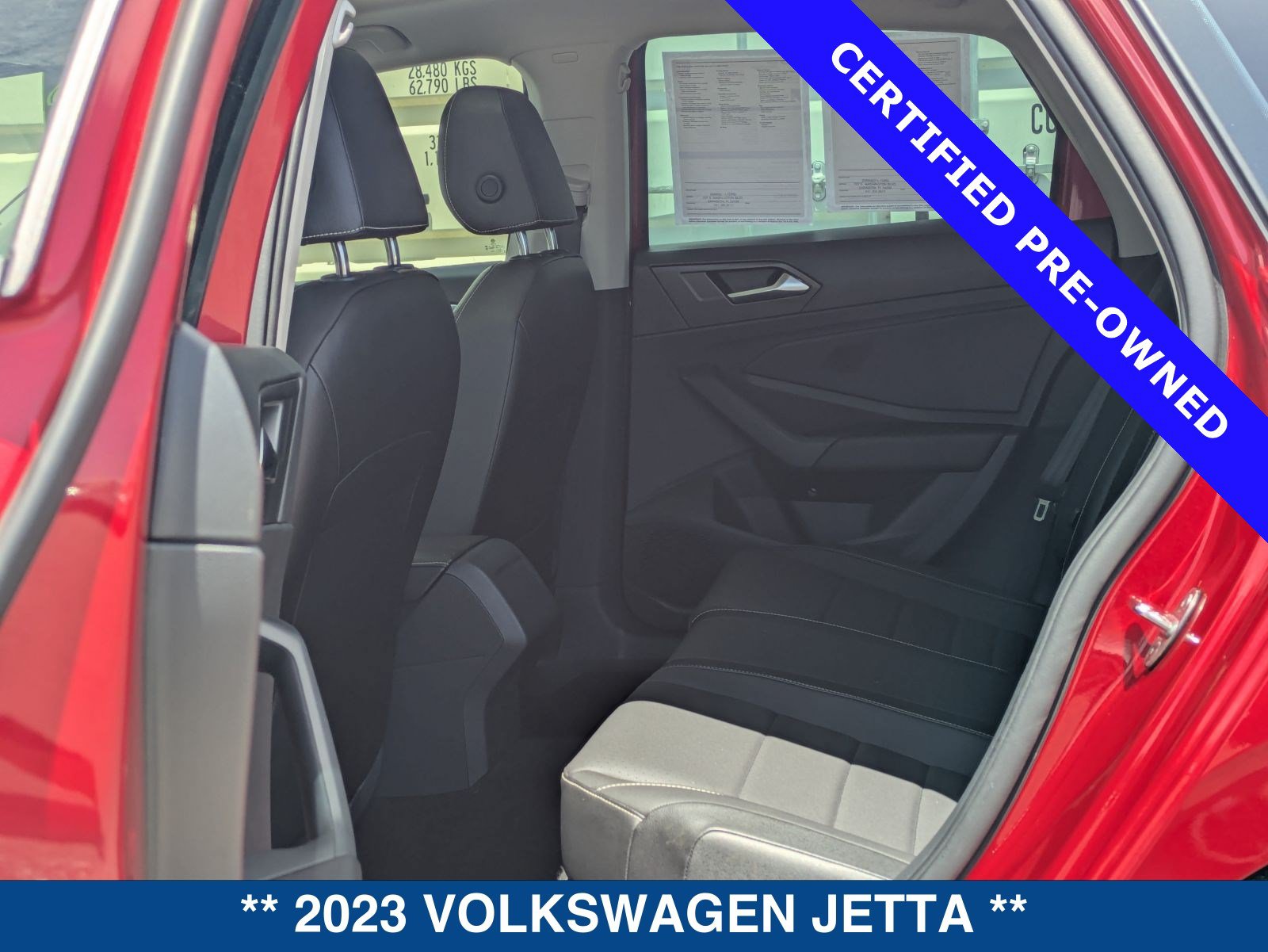 Used 2023 Volkswagen Jetta SE FWD image 14