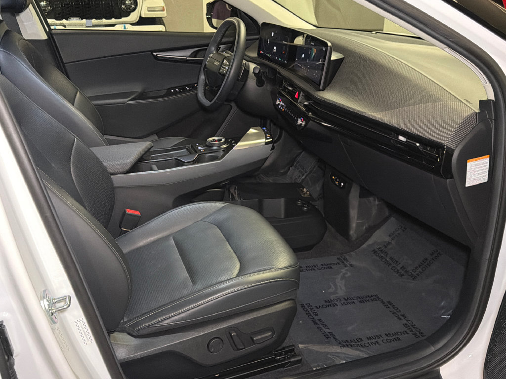 Certified 2025 Kia EV6 Wind RWD image 12