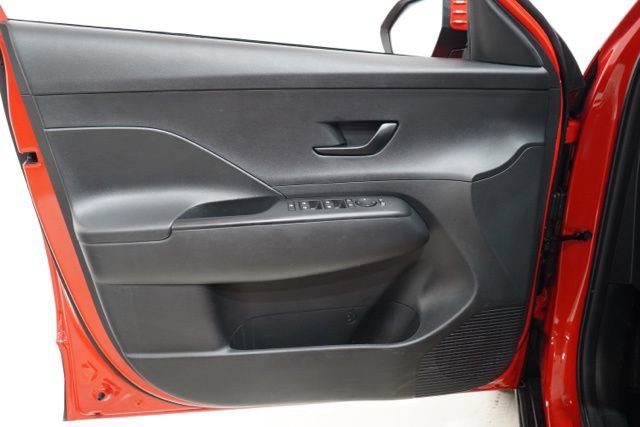 Used 2025 Hyundai Kona SEL FWD image 18