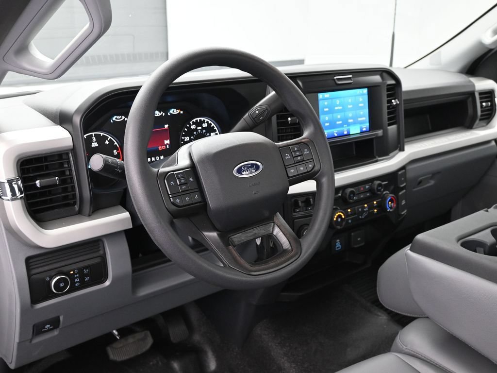New 2026 Ford F350 XL w/ XL Chrome Package RWD image 21