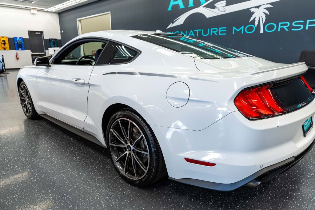Used 2018 Ford Mustang Coupe w/ Equipment Group 101A RWD image 8