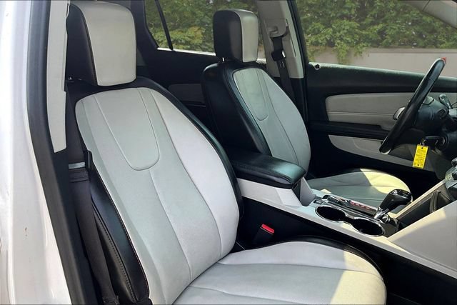 Used 2017 GMC Terrain SLT w/ Open Road Package AWD/4WD image 29