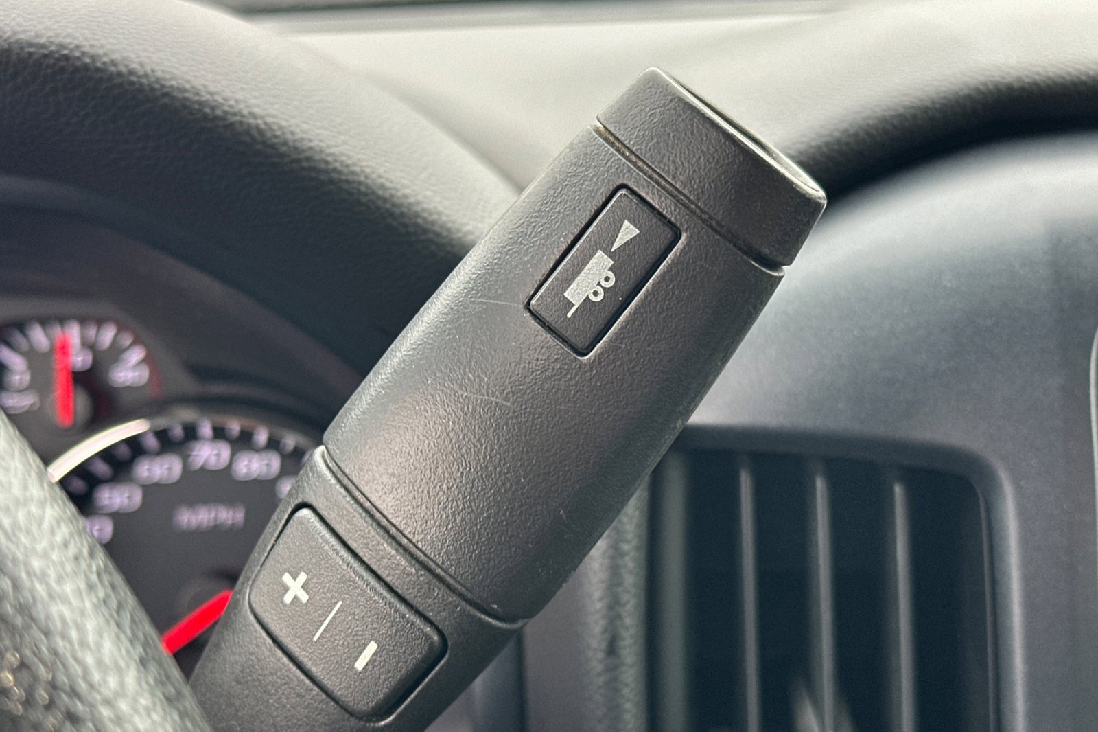 Used 2018 Chevrolet Silverado 1500 Custom w/ Custom Convenience Package image 32