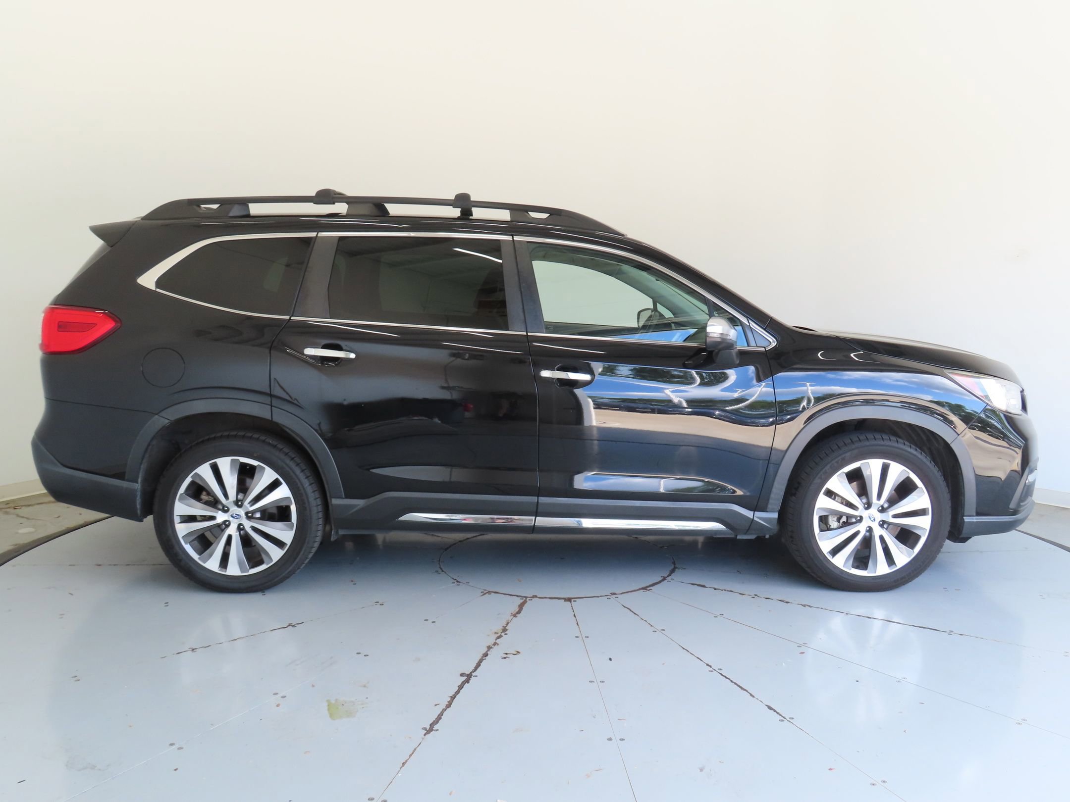 Used 2020 Subaru Ascent Touring w/ Popular Package #3 AWD/4WD image 2