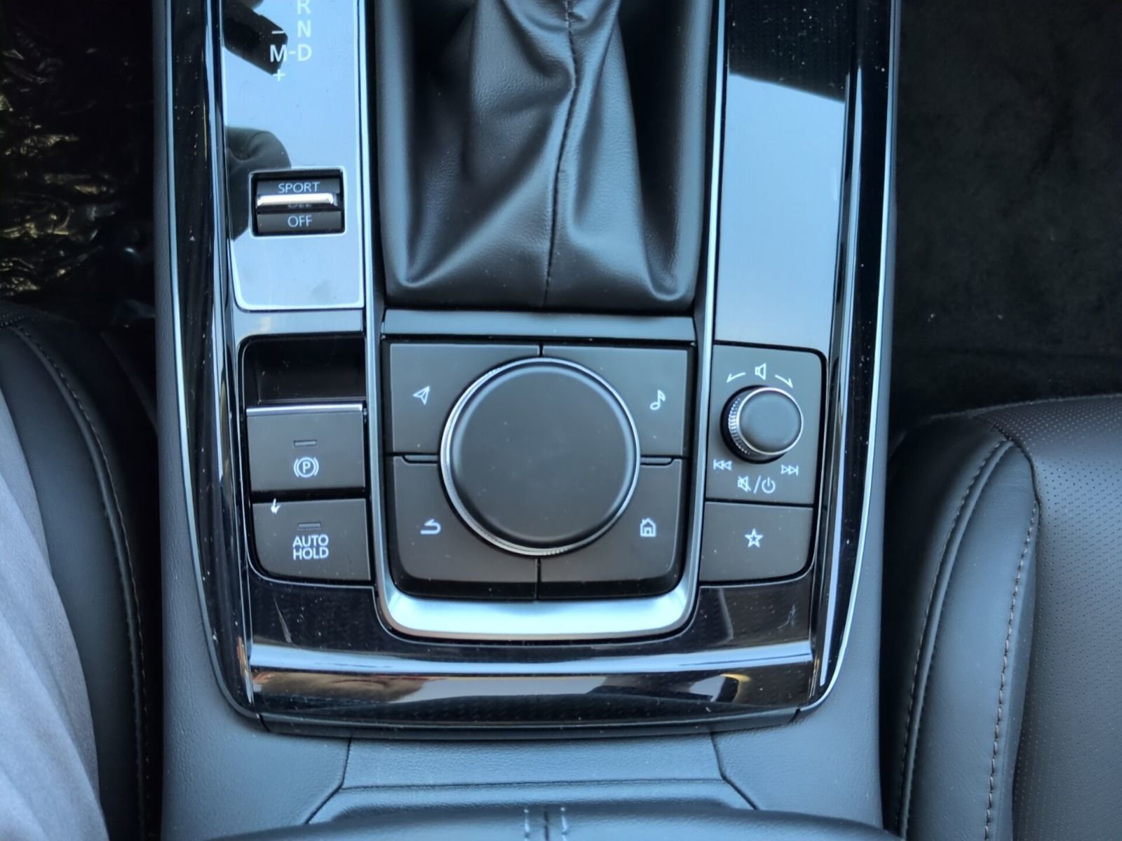 New 2026 MAZDA CX-30 2.5 Turbo w/ Premium Plus Pkg image 32