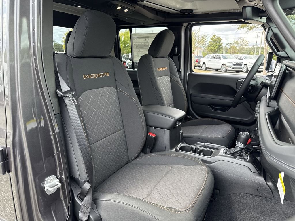 New 2025 Jeep Gladiator Mojave w/ Steel Bumper Group image 28