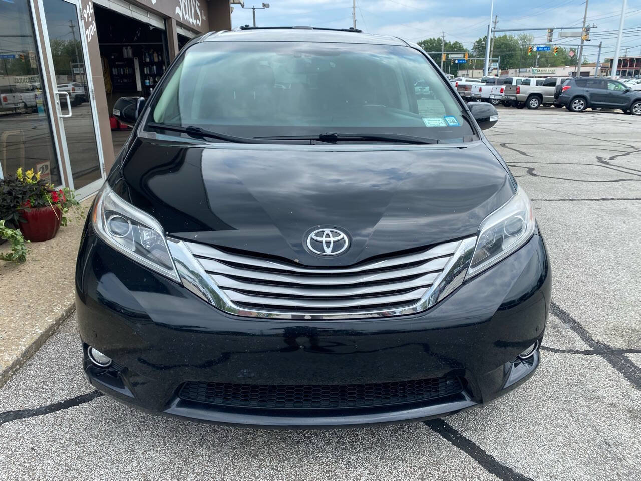 Used 2015 Toyota Sienna Limited Premium AWD/4WD image 3